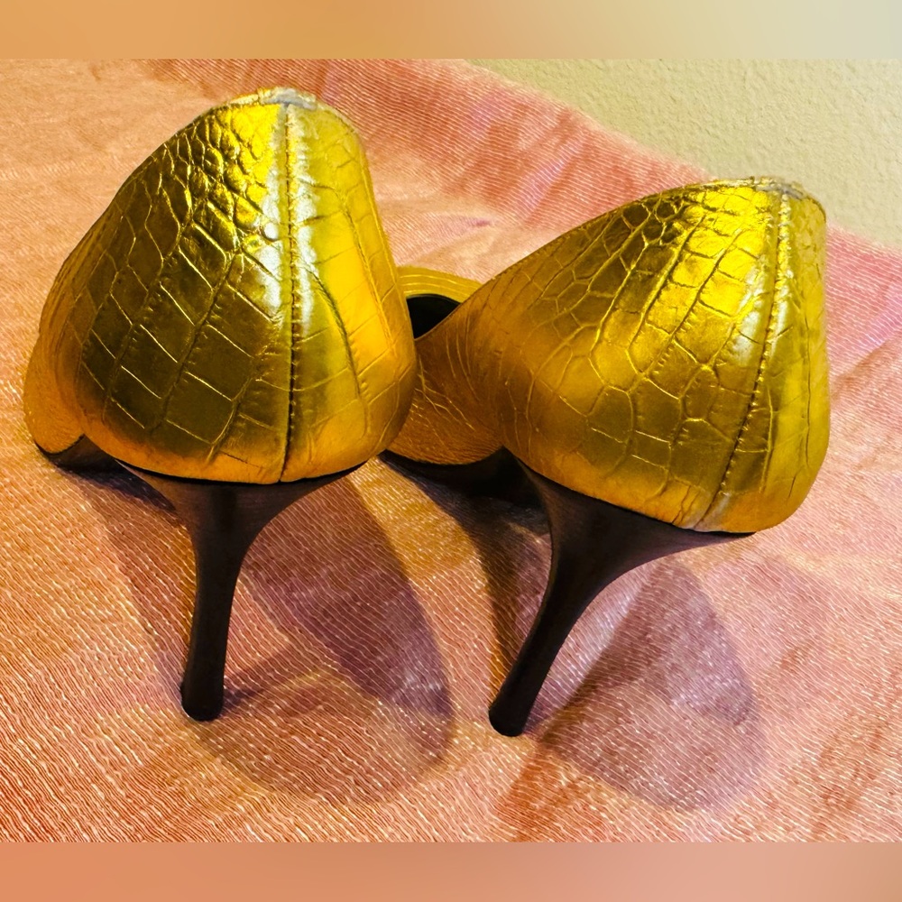 Women's gold high heels 4”